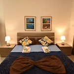 Apartment Seaview Home, By The Sea Sliema