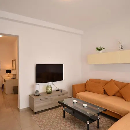 Seaview Home, By The Sea Apartmán