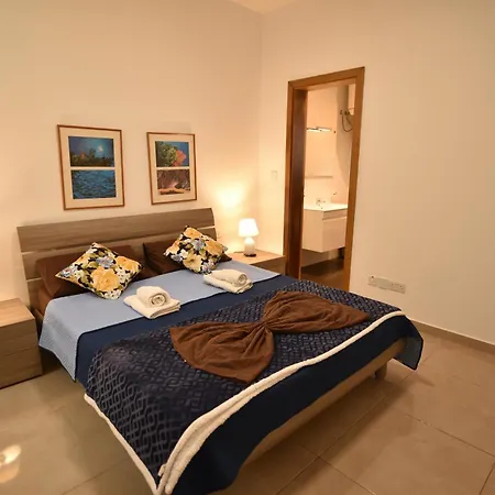 Appartamento Seaview 3br In Sliema, Sleeps 6