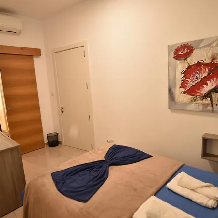 Seaview 3br In Sliema, Sleeps 6