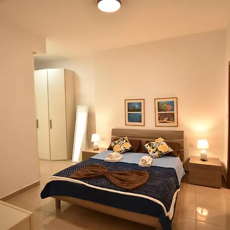 Seaview Home, By The Sea Apartmán