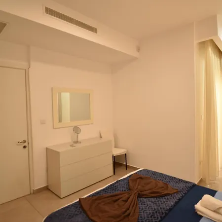 Апартаменты Seaview Home, By The Sea Слима