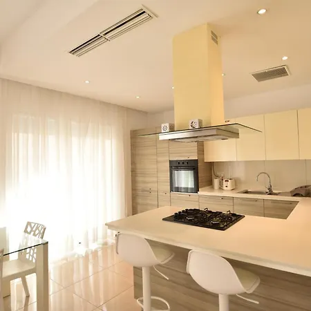 Apartment Seaview Home, By The Sea *