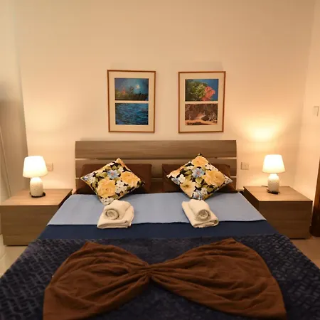 Apartment Seaview Home, By The Sea Sliema